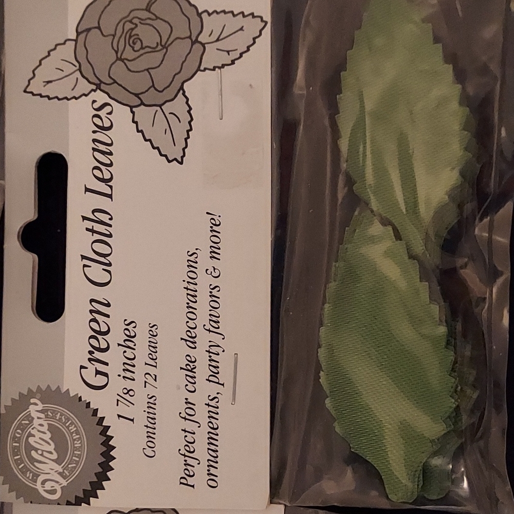 8pc. Lot of Wilton Green Cloth Leaves  72 pieces each 1-7/8"L